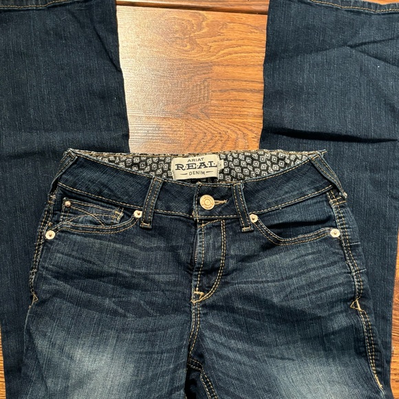 Ariat REAL Jeans - Picture 2 of 3